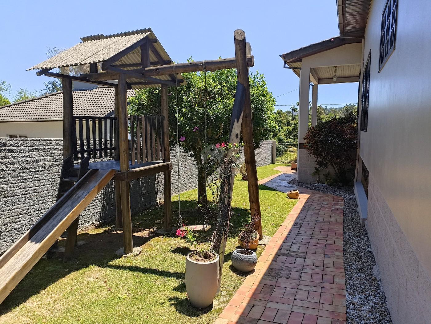 Casa à venda no bairro São Luiz - Criciúma/SC - Manoel Rozeng