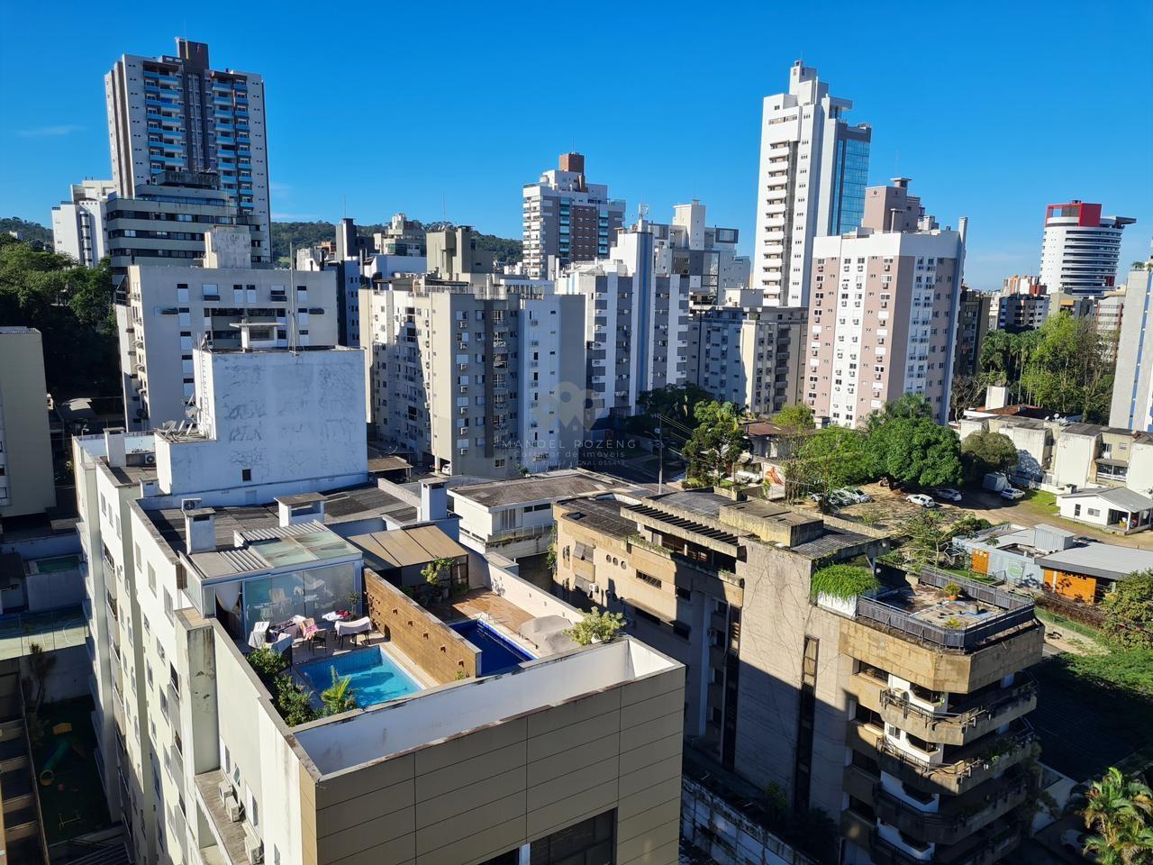 Cobertura mobiliada a 200m da Praça do Congresso. - Manoel Rozeng