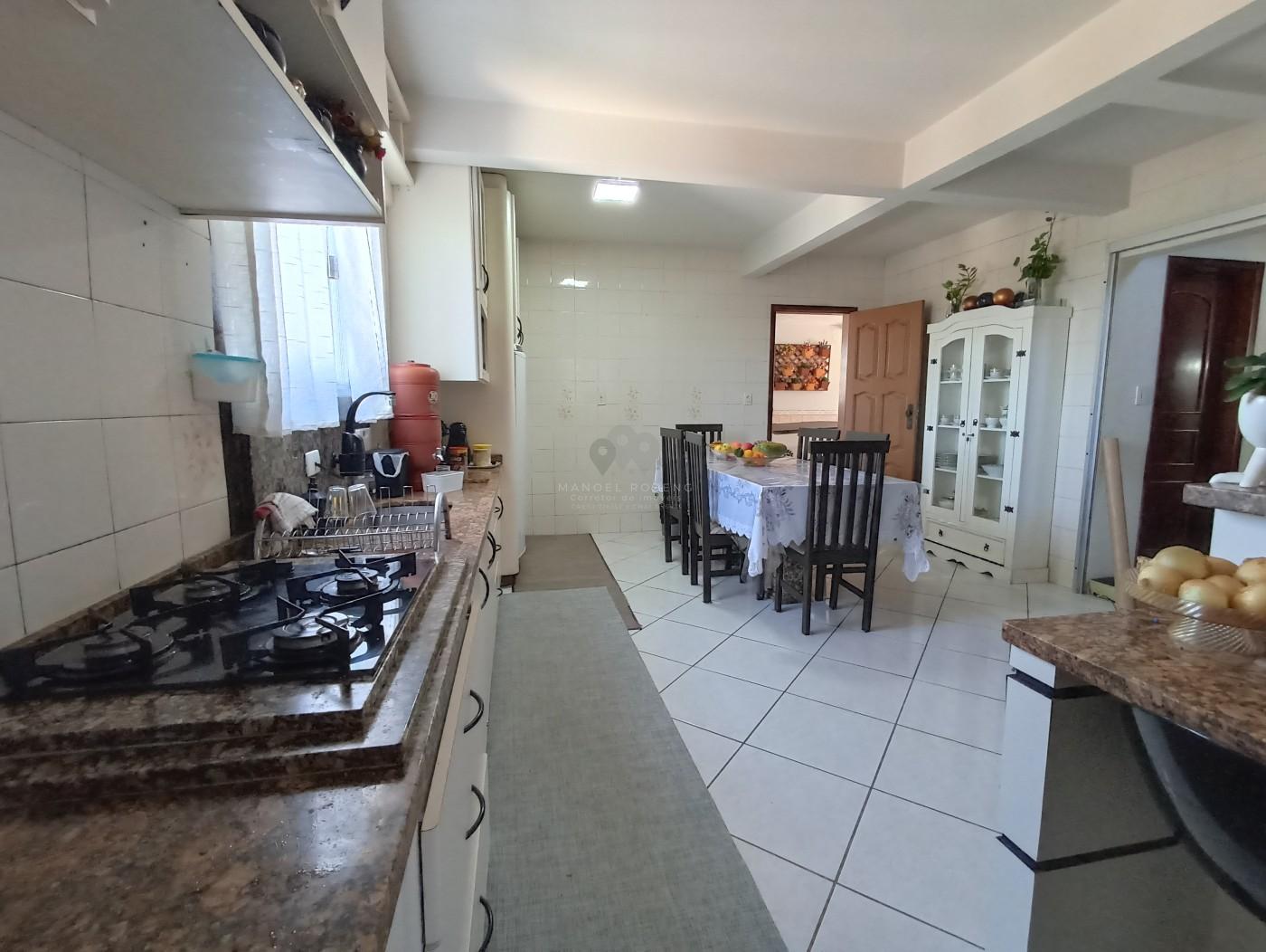 Ótima e confortável casa à venda no b. N. S. da Salete - Criciúma/SC - Manoel Rozeng