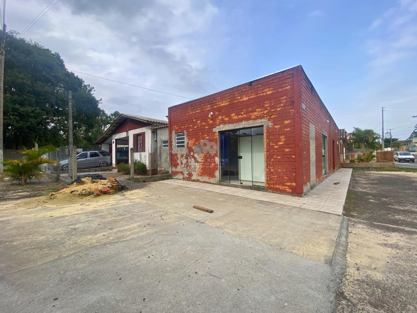 IMÓVEL COM RENDA ATIVA + AMPLO TERRENO DE ESQUINA  BAIRRO SANGÃO - Manoel Rozeng